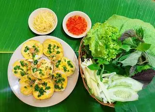 Bánh Căn Hải Sản ( Phần 08 cái ) - 85.000 ₫ tại Bánh Xèo Cô Vân - Đặc Sản Bình Định - Phan Xích Long