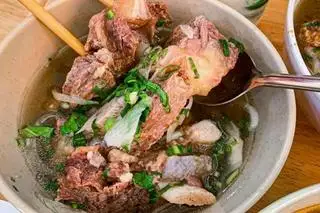 bún bò (xuong sụn -nạm -chả) - 55.000 ₫ tại Quán Bảo Ngọc - Bún Bò - Bánh Canh - Đoàn Văn Bơ