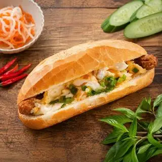 Hình ảnh Bánh mì chả cá trứng - Must try