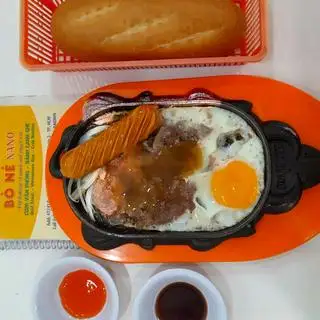 Bò né trứng xúc xích (Beef Steak - Eggs - Saussage) - 95.000 ₫ tại Bò Né Nano - Quốc Hương