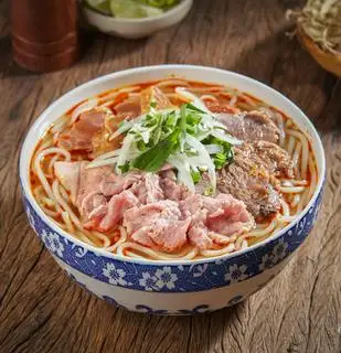Tái nạm - 65.000 ₫ tại Bún Bò Thuỷ - Lạc Long Quân