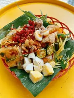 Hình ảnh Bánh tráng tóp mỡ Gu Tui full topping