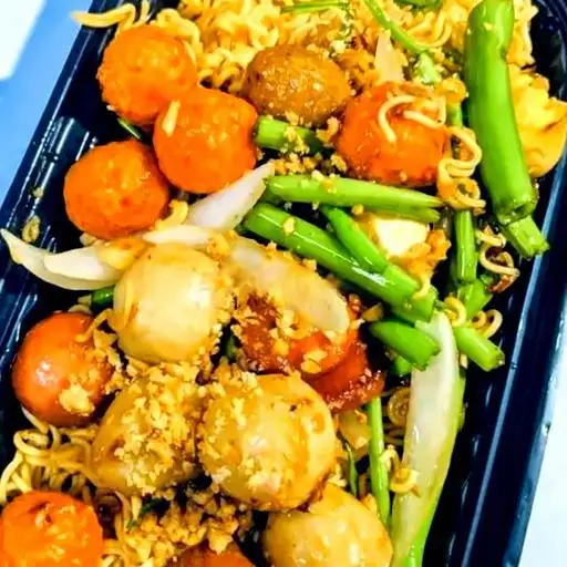 Mì xào thập cẩm chiên nước mắm lớn - 90.000 ₫ tại Cá Viên Chiên & Mì Trộn Indomie - Phạm Thế Hiển