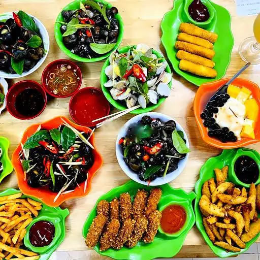 Hình ảnh Combo 5: 2 nộm - 10 bánh - 10 nem rán - coca chai