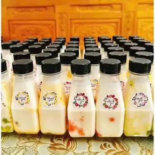 Hình ảnh Sữa chua uống mix mứt trái cây