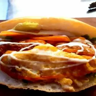 Hình ảnh Bánh mì nem nướng - trứng tráng