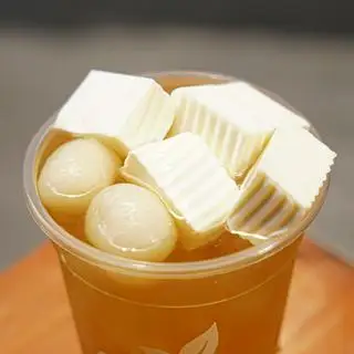 Trà Nhãn Phô Mai Tươi - 39.000 ₫ tại Celina Saigon Tea - Trần Quang Diệu