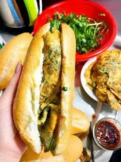 Hình ảnh Bánh mì trứng ngải