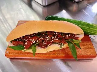 Hình ảnh Bánh mì thịt xíu Huế