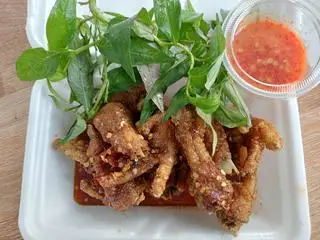 Hình ảnh chân+ cánh gà lắc sốt tự chọn+ trà tắc 