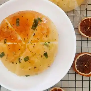 Bánh Mì Bơ Tỏi Phô Mai - 30.000 ₫ tại Quán Chay & Bánh Nhà Bò - Võ Văn Kiệt
