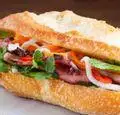 Hình ảnh Bánh mì thịt lạp xưởng