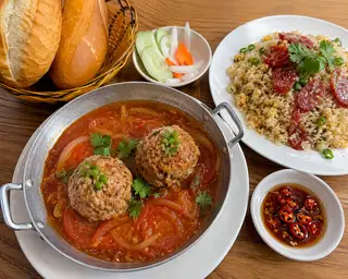 Hình ảnh Combo Ngon rẻ Bánh mì xíu mại + Cơm chiên lạp xưởng
