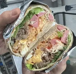 Tacos đặc biệt to - 82.000 ₫ tại Tiệm Bánh Tacos Bonjour - Trường Chinh