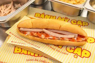 Hình ảnh Bánh mỳ giò heo size to
