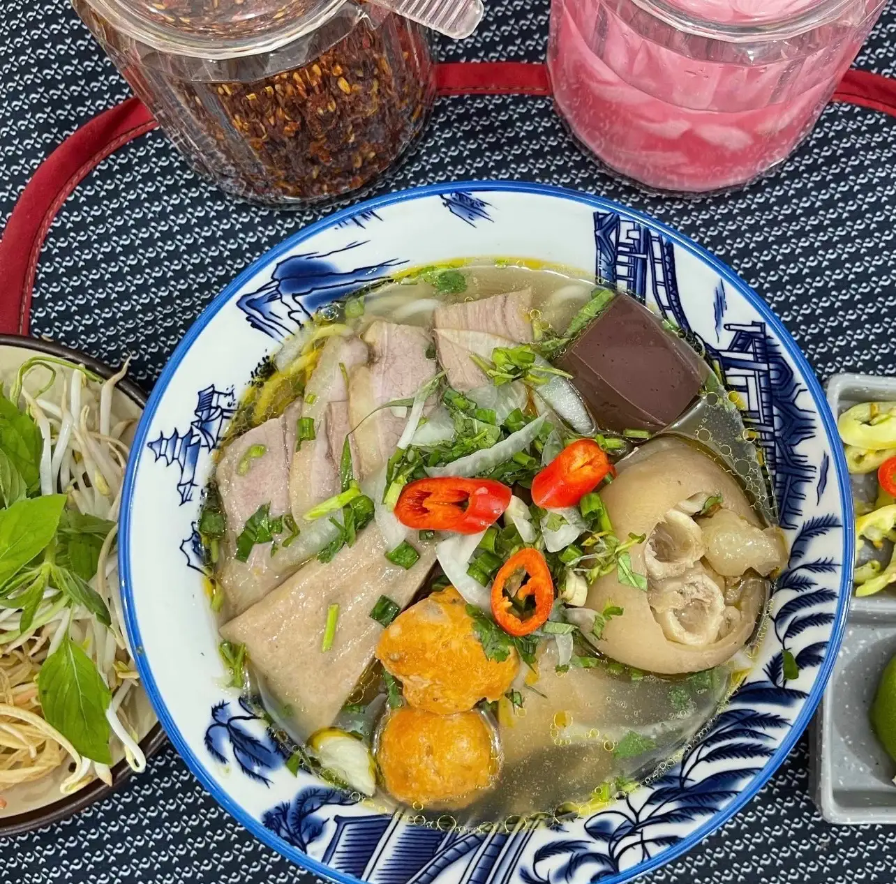 Nạm - giò heo - 65.000 ₫ tại Bún Bò TIẾN - Đậm Đà Hương Vị Huế - Trần Trọng Cung