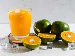 NƯỚC CAM ÉP ly lớn - 35.000 ₫ tại Huệ - Nước Dừa Tươi Bến Tre & Cafe - Thành Thái
