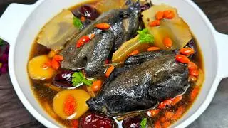 Hình ảnh gà ác tần thuốc bắc