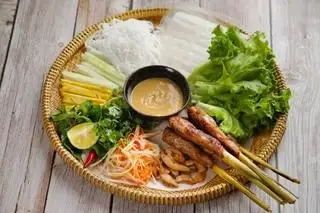 Hình ảnh 5 Nem Lụi + 5 Trà Tắc
