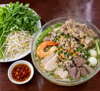 Hình ảnh HỦ TÍU NAM VANG ĐẶC BIỆT ( NƯỚC )