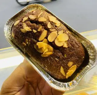 Cake chuối nướng hạnh nhân  - 30.000 ₫ tại Tiệm Bánh Gia Phong - Nguyễn Thượng Hiền