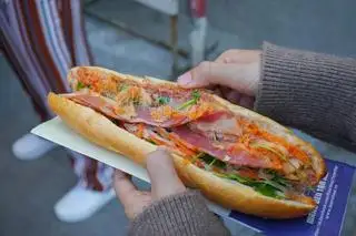 Bánh Mì Que Thịt Xong Khói - 25.000 ₫ tại Bánh Mì Que Đà Nẵng & Burger - Xóm Chiếu    