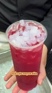 TRÀ LỰU ĐỎ THẠCH DỪA - 50.000 ₫ tại Ăn Vặt Yến Nhi - Trà Trái Cây, Matcha & Cá Viên Chiên Nước Mắm - Tân Thắng
