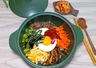 Hình ảnh Cơm trộn Bò Nấm