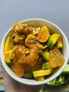 Hình ảnh chân gà mix sứa +trứng non
