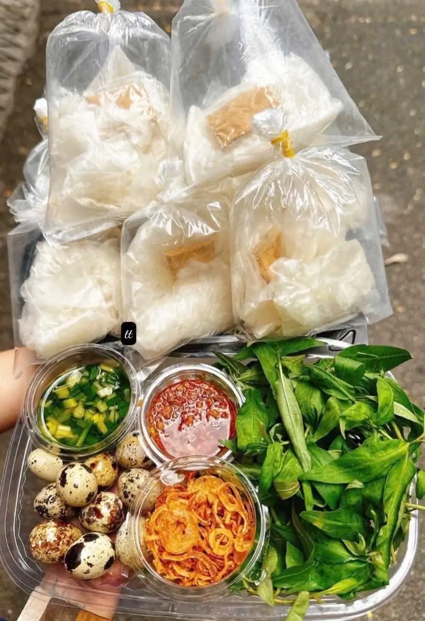bánh tráng chấm thần thánh  - 30.000 ₫ tại Bánh Tráng Trộn, Chân Gà Sả Sốt Thái & Trà Sữa - Phạm Thế Hiển