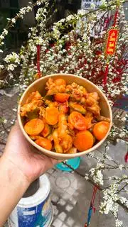 Chân gà mix trứng non lòng đào - 95.000 ₫ tại Ăn Vặt Mẹ Bé My - Chân Gà Sốt Thái -  Đường Số 17