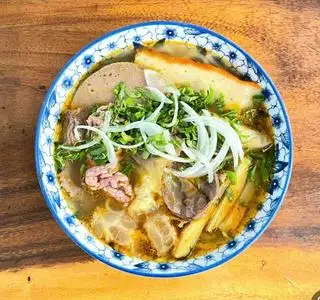 Bún bò thập cẩm không giò - 95.000 ₫ tại Bún Bò Huế Chị Tôi - Vạn Kiếp