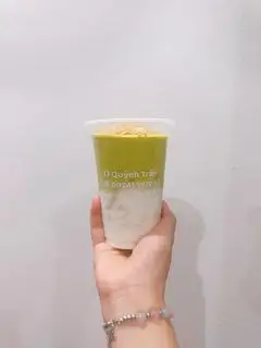 Hình ảnh Bơ già dừa non