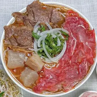 BÚN TÁI NẠM GÂN - 65.000 ₫ tại Bún Bò Bếp Ông Cậu - Võ Thị Sáu