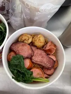 Hình ảnh Mì trộn Indomie lườn ngỗng xúc xích
