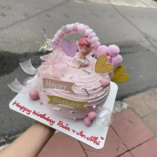 Hình ảnh bánh công chúa 16 cm hình tròn ( 6-7 người ăn)