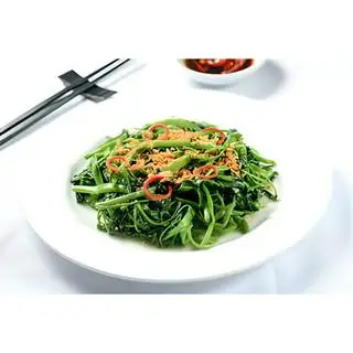 Rau muống xào tỏi - 30.000 ₫ tại Bò Bía & Ăn Vặt - An Dương Vương