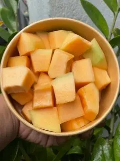 Hình ảnh Dưa lưới 500g kèm muối tôm