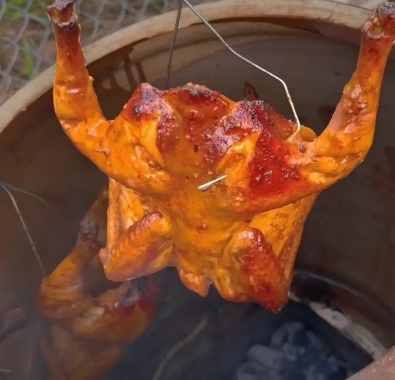 Hình ảnh Gà Nướng Lu Cô Đơn