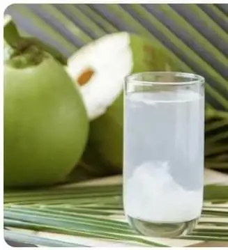 Dừa tươi 800ml - 25.000 ₫ tại Tiệm Trái Cây & Sinh Tố Kim Trang - Huỳnh Tấn Phát