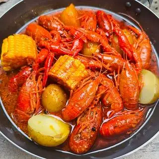 Tôm hùm đất ( 500gr ) - 940.000 ₫ tại Tiệm Hải Sản Cua Cay The Spicy Crab - Cô Giang
