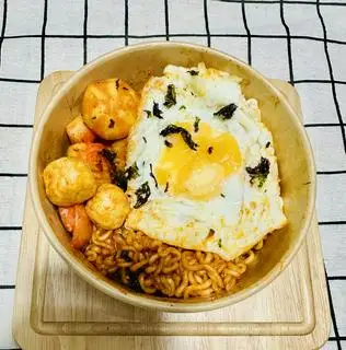 Mì trộn thập cẩm sốt cay - 63.000 ₫ tại Sum Sum Food - Mì Trộn & Ăn Vặt - Đường Số 14