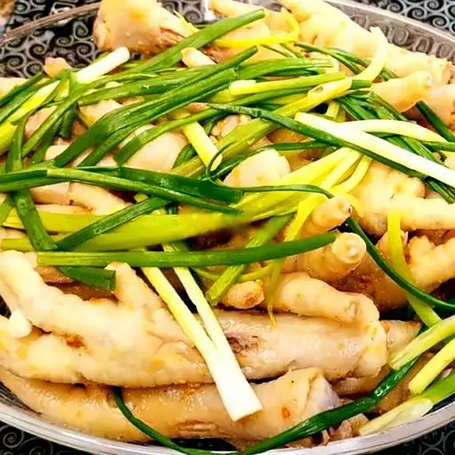 Hình ảnh Combo nửa con gà ủ muối - 10 chân gà hấp hành