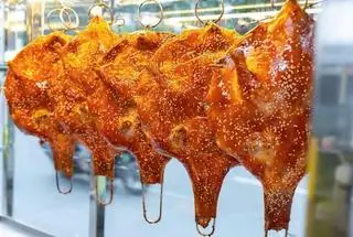 Hình ảnh Vịt tì bà rút xương da giòn