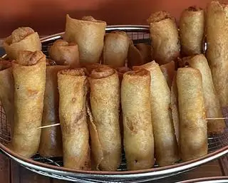 Chả giò thêm - 15.000 ₫ tại Ăn Chay Hong - Hồ Thị Kỷ