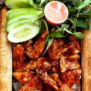 Hình ảnh Combo Gà Nướng Nguyên Con  + Cơm Lam + Bánh Bao ( Phần 4 Người )