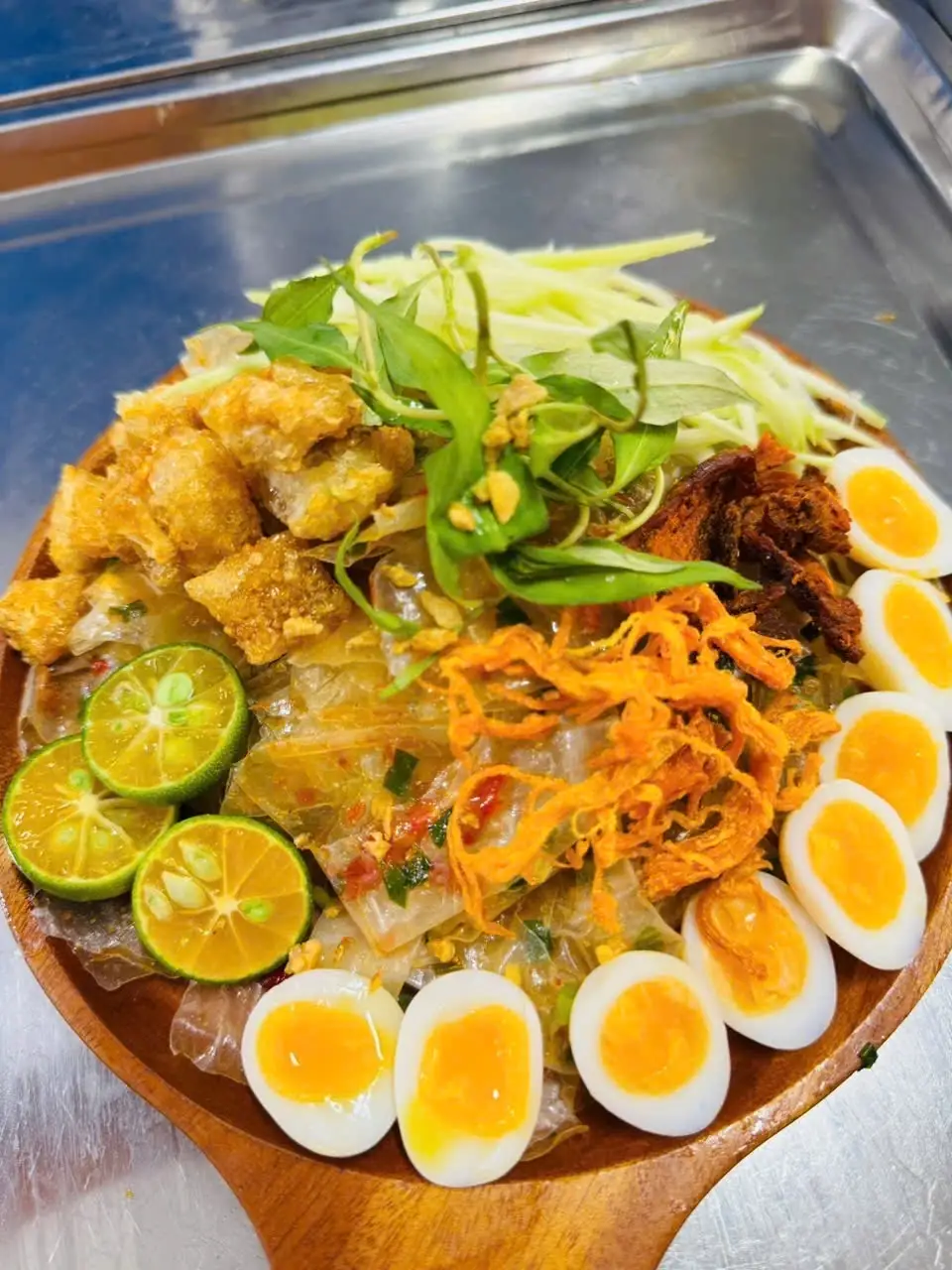 Bánh tráng trộn Vip - 42.000 ₫ tại Bánh Tráng Cuốn - TuTa - 81 Nguyễn Gia Trí