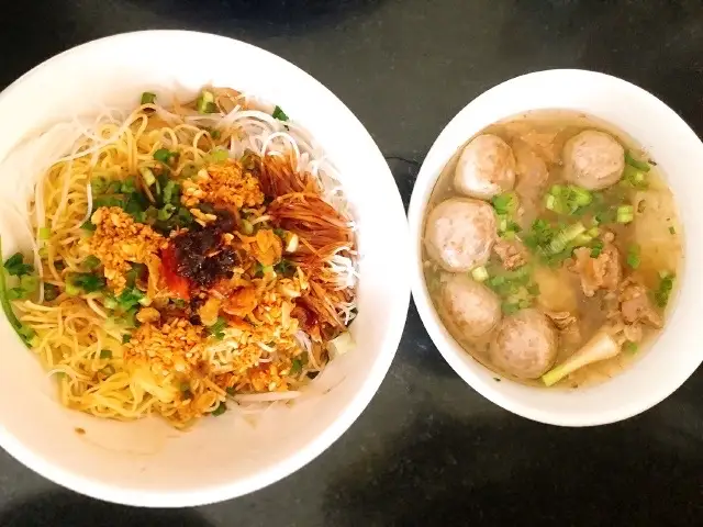 hủ tiếu mỳ trộn khô bò viên + gân  - 70.000 ₫ tại Bún Bò Viên Chợ Thái Bình - Cống Quỳnh
