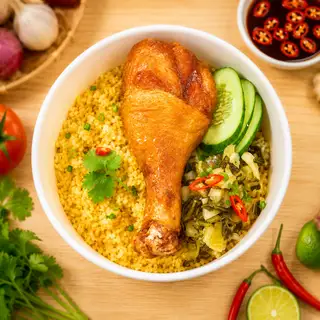 Hình ảnh Cơm gà xối mỡ đùi