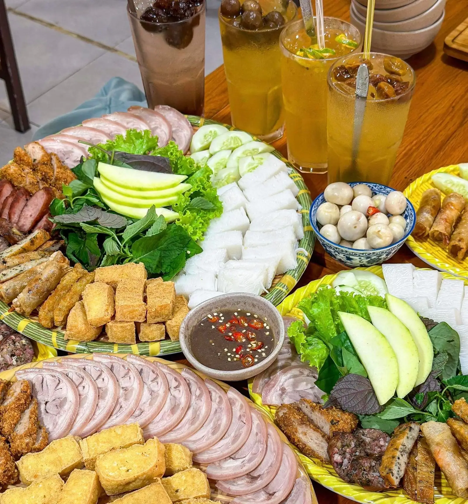 Bún đậu thập cẩm 2 người - 159.000 ₫ tại Bún Đậu Mắm Tôm Đệ Nhất Quán - Xô Viết Nghệ Tĩnh 